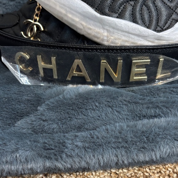 Chanel VIP Precision Black Quilted Crossbody Bag - Picture 2 of 7